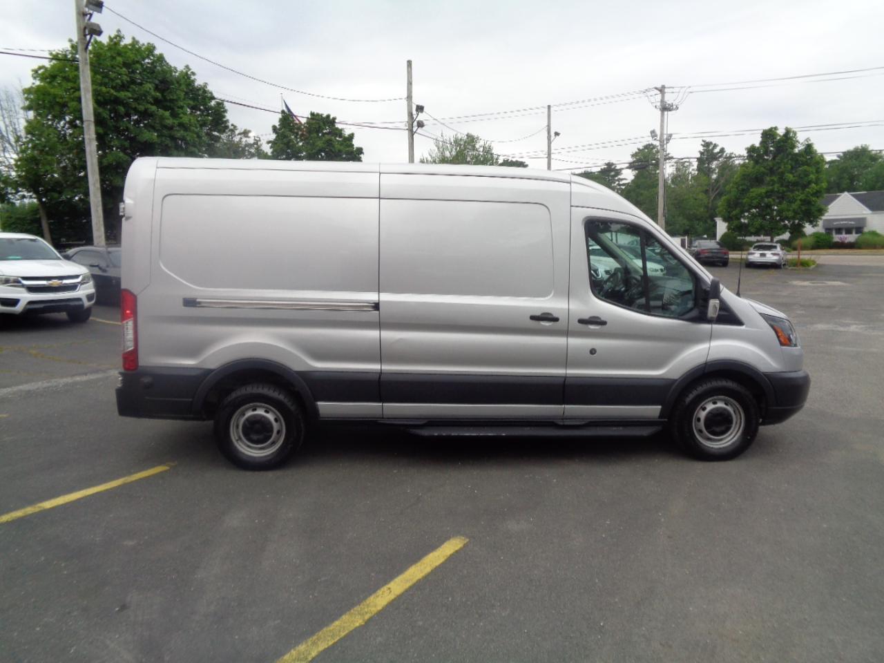 Ford Transit Van T-250 148" Med Rf 9000 GVWR Sliding RH Dr 2018
