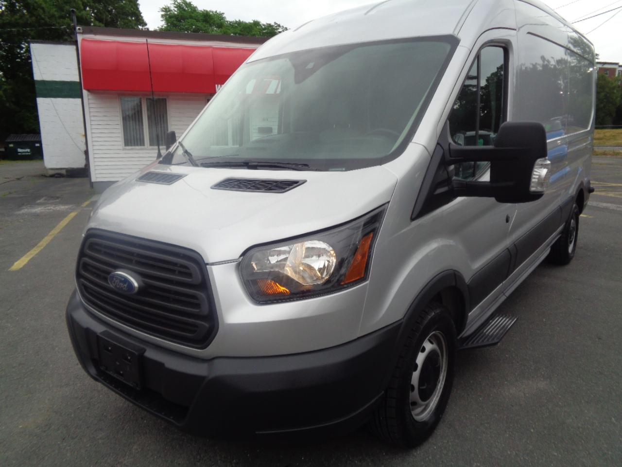 Ford Transit Van T-250 148" Med Rf 9000 GVWR Sliding RH Dr 2018