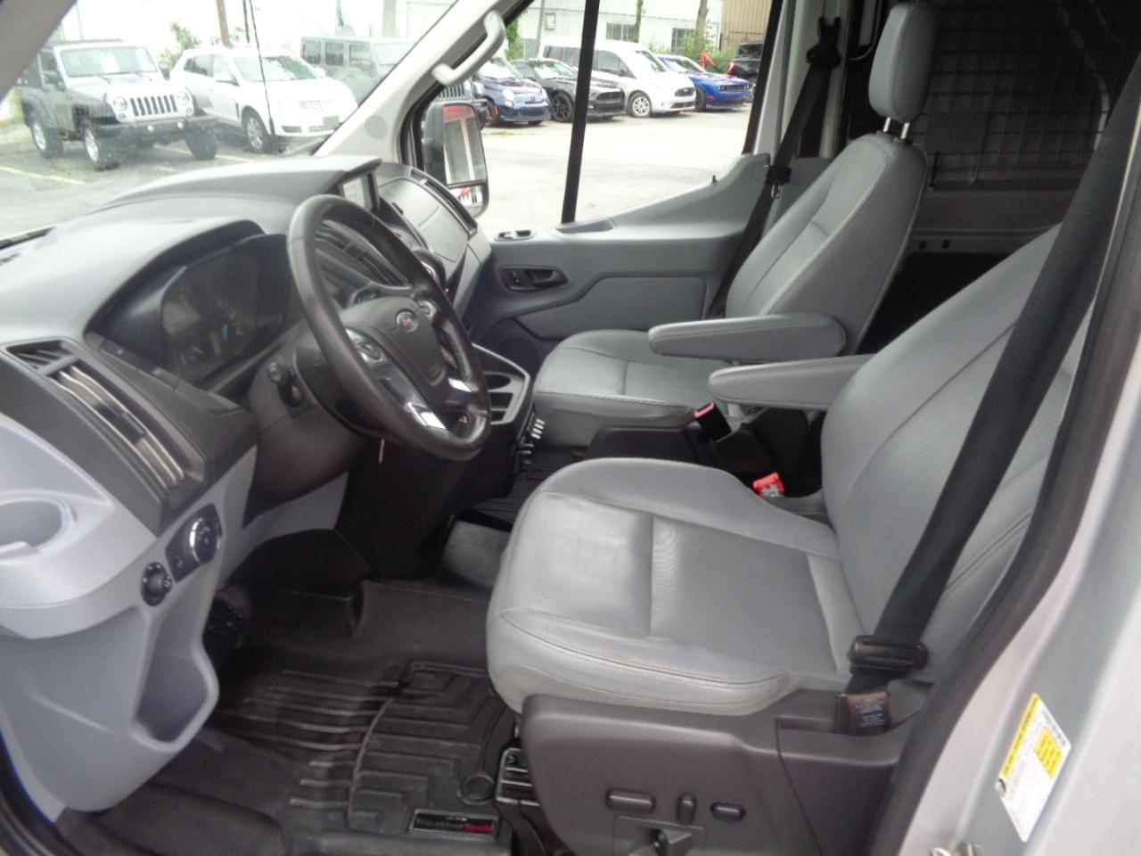 Ford Transit Van T-250 148" Med Rf 9000 GVWR Sliding RH Dr 2018