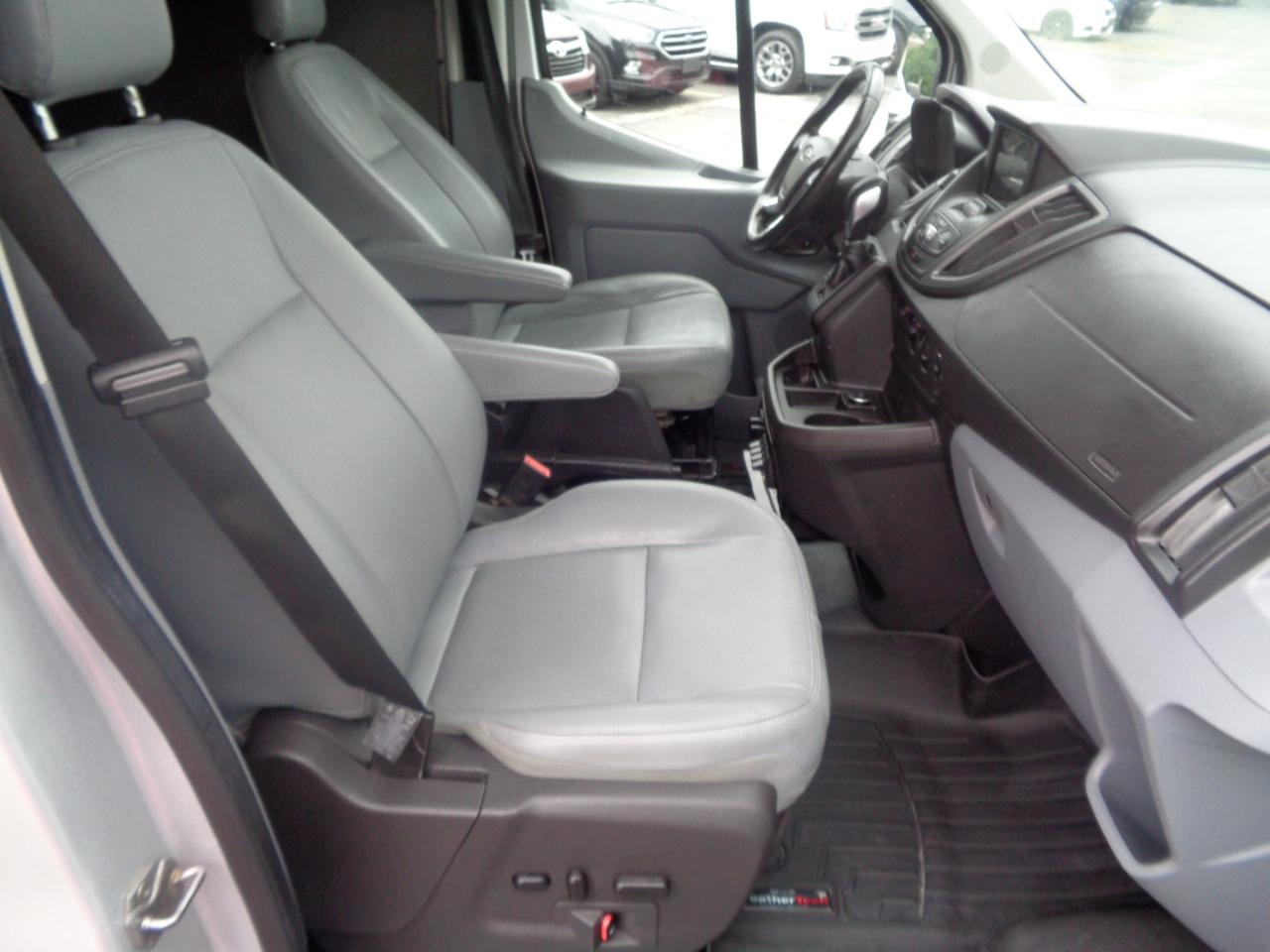Ford Transit Van T-250 148" Med Rf 9000 GVWR Sliding RH Dr 2018