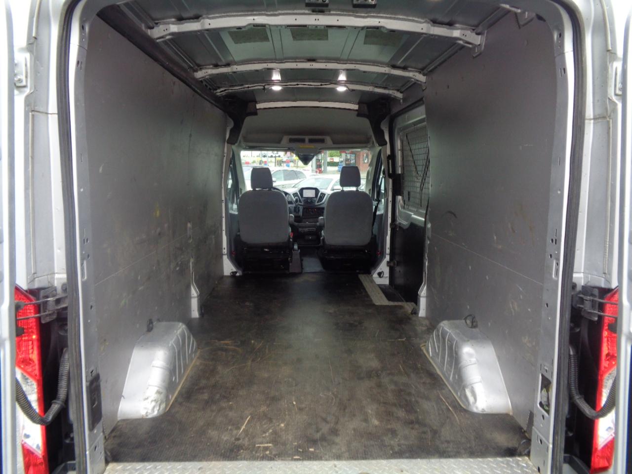 Ford Transit Van T-250 148" Med Rf 9000 GVWR Sliding RH Dr 2018