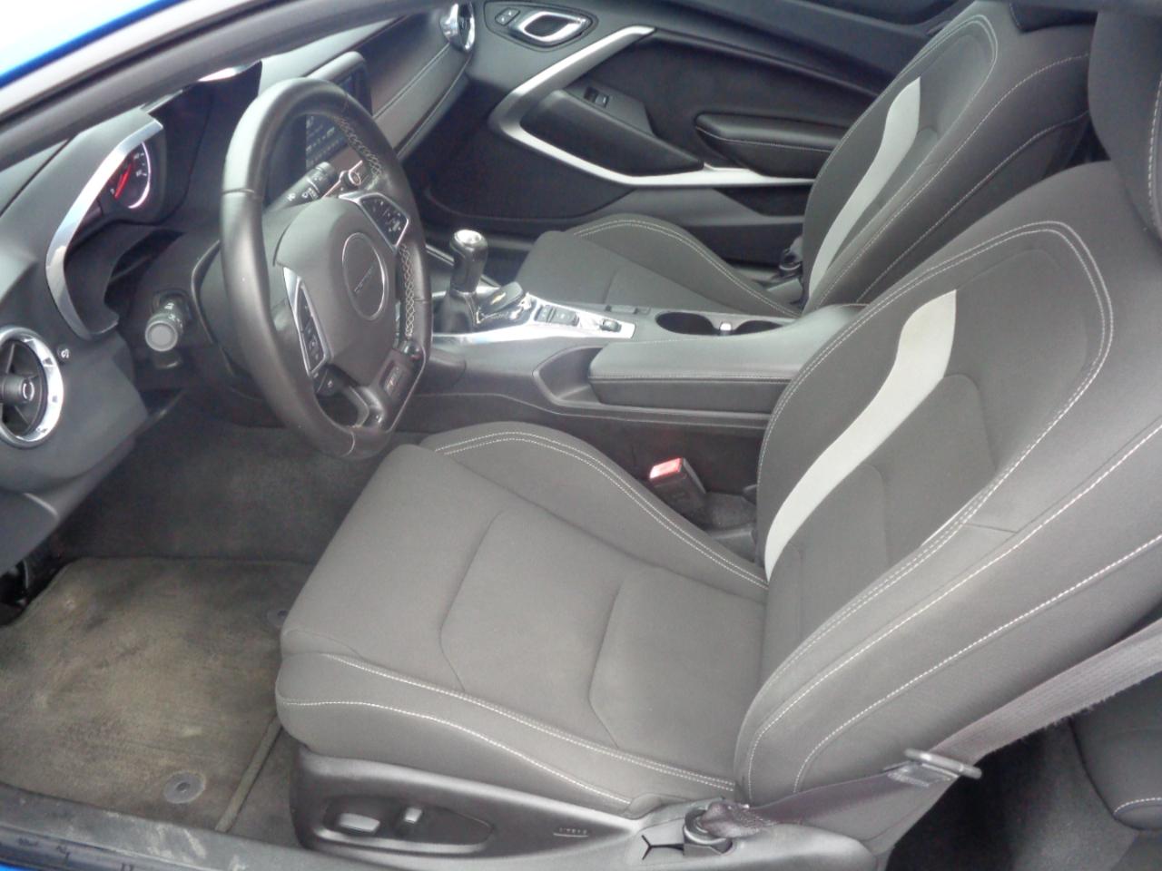 Chevrolet Camaro 2dr Cpe 1LT 2017