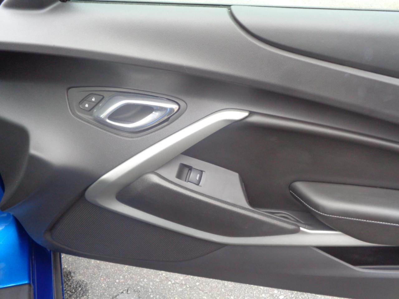 Chevrolet Camaro 2dr Cpe 1LT 2017