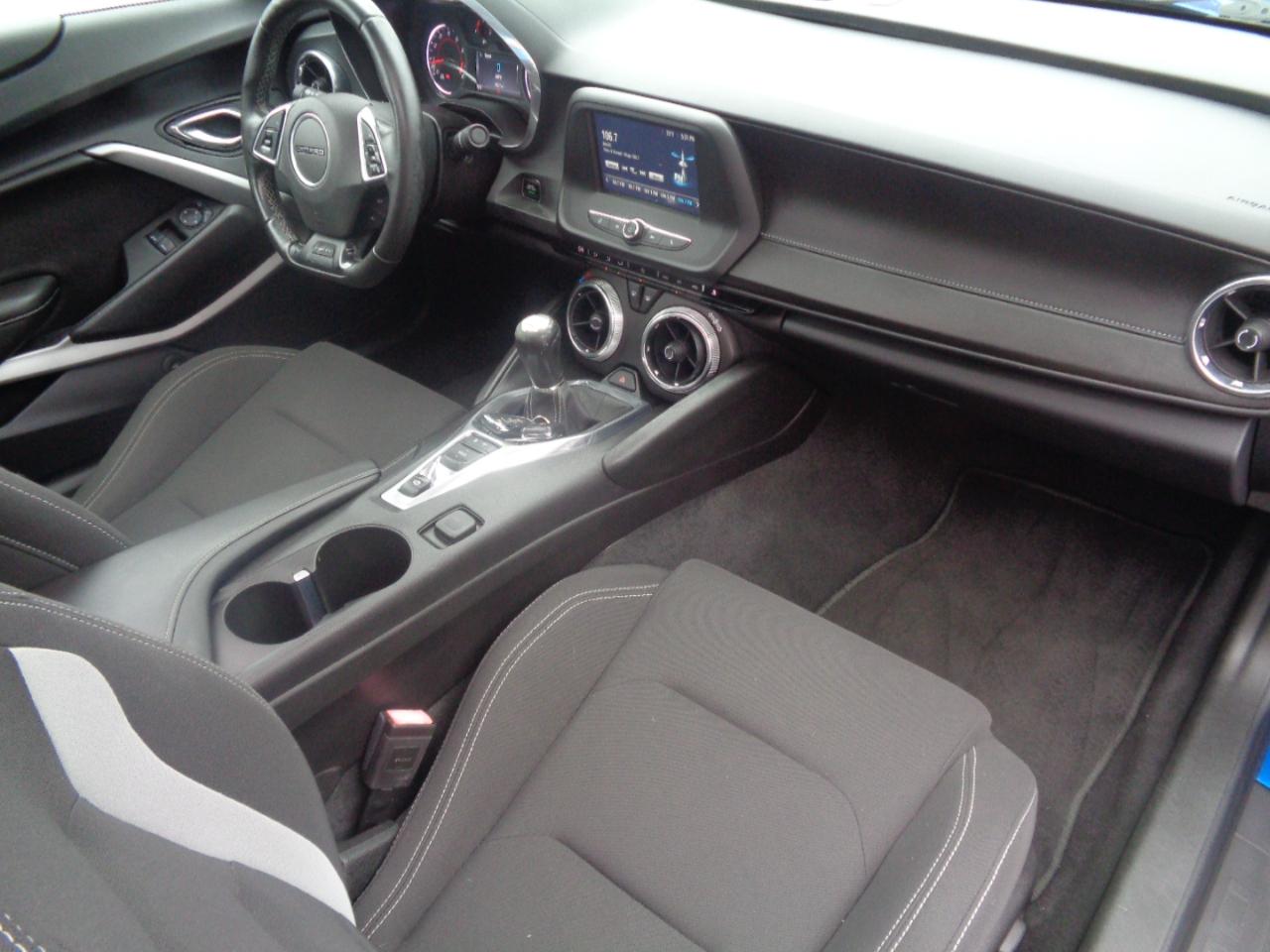 Chevrolet Camaro 2dr Cpe 1LT 2017