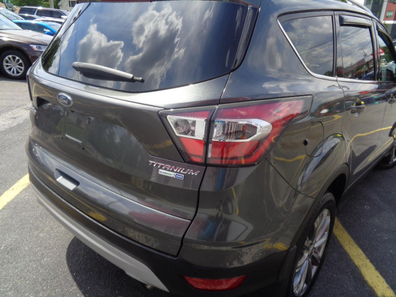 Ford Escape Titanium 4WD 2017