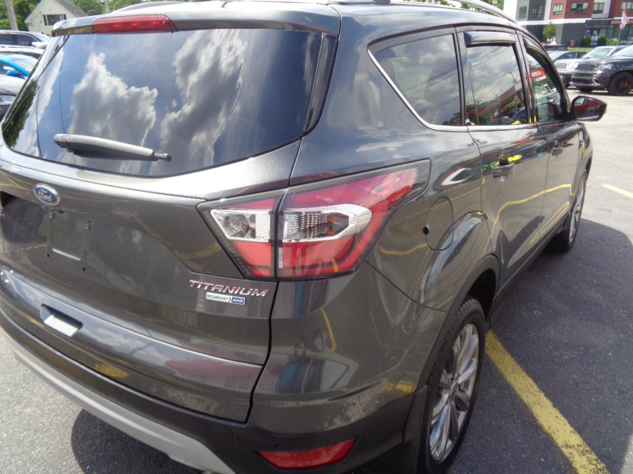 Ford Escape Titanium 4WD 2017