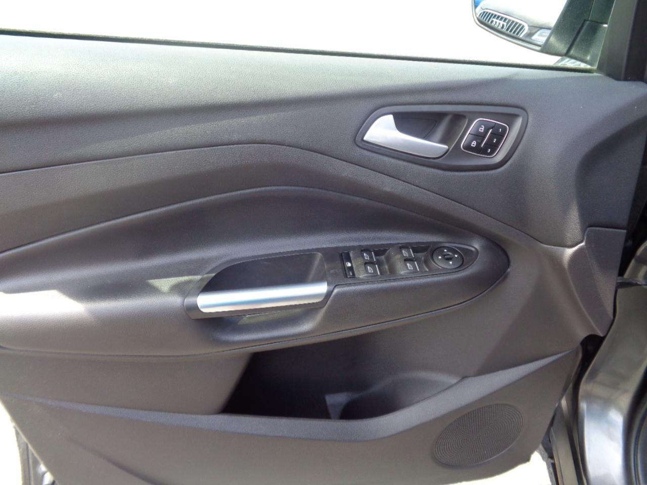 Ford Escape Titanium 4WD 2017