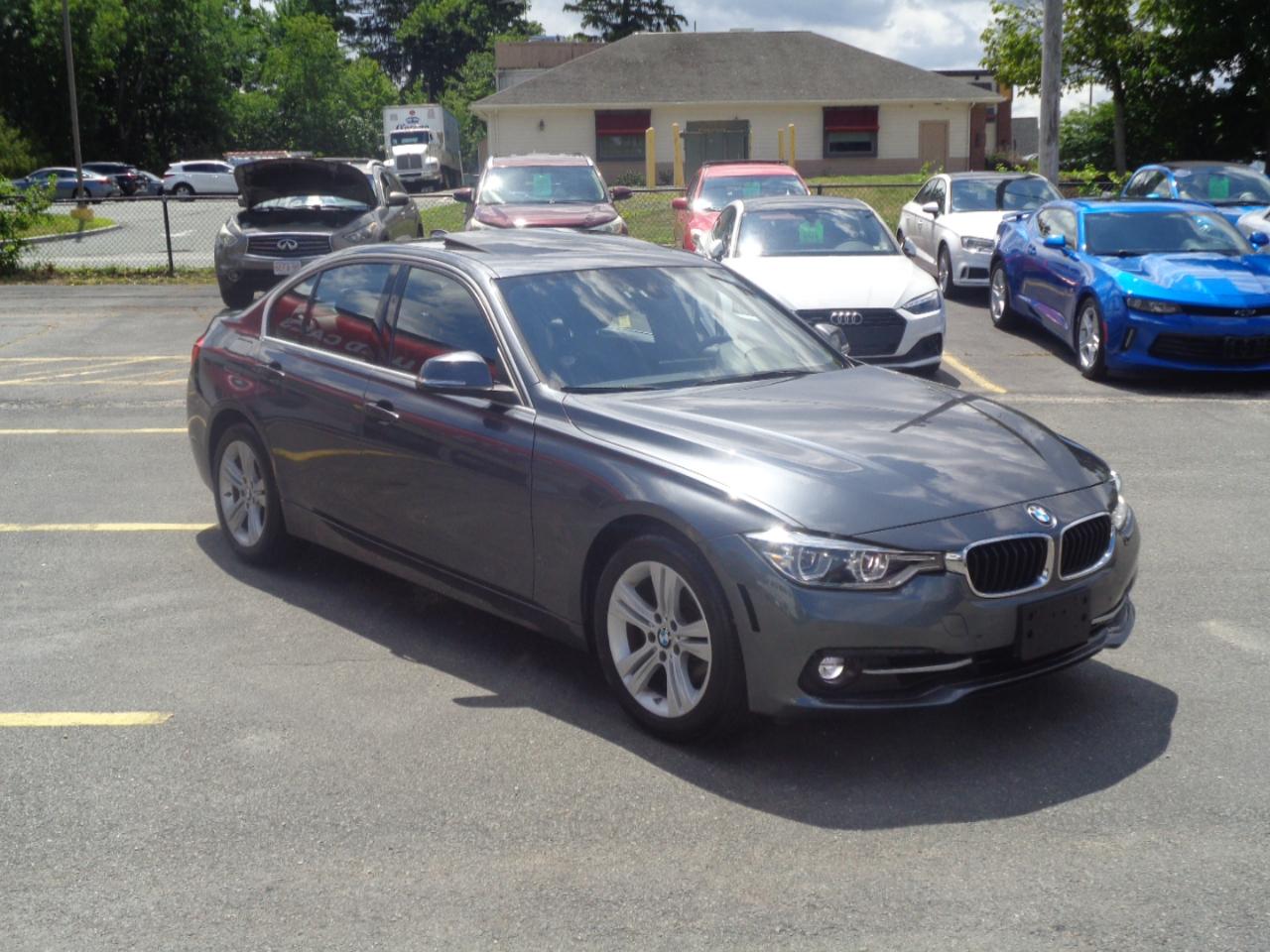 BMW 3 Series 330i xDrive Sedan 2017