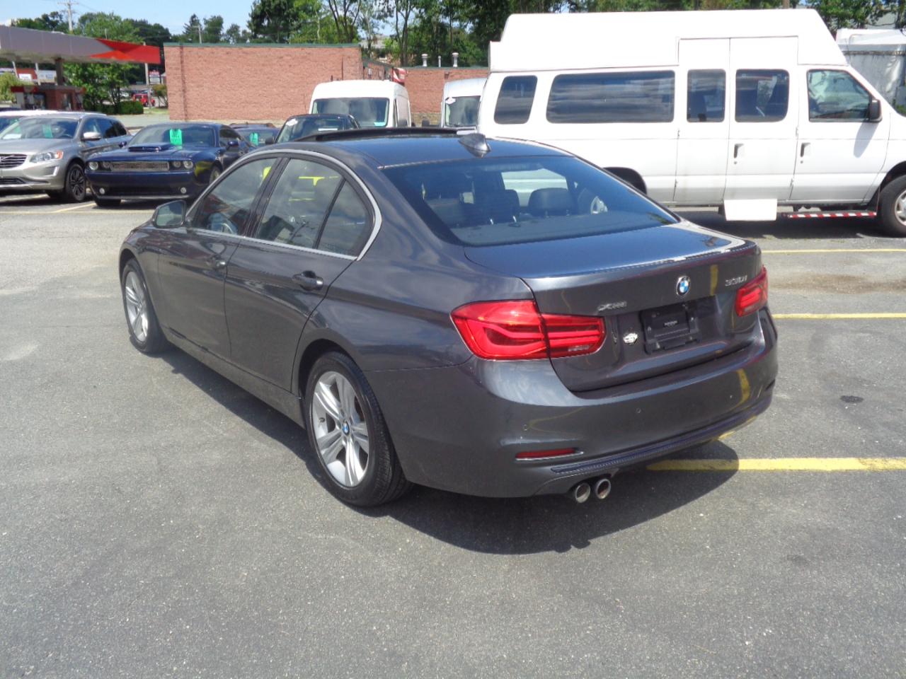 BMW 3 Series 330i xDrive Sedan 2017