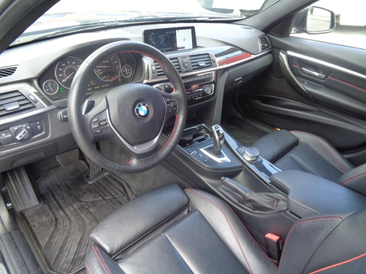 BMW 3 Series 330i xDrive Sedan 2017
