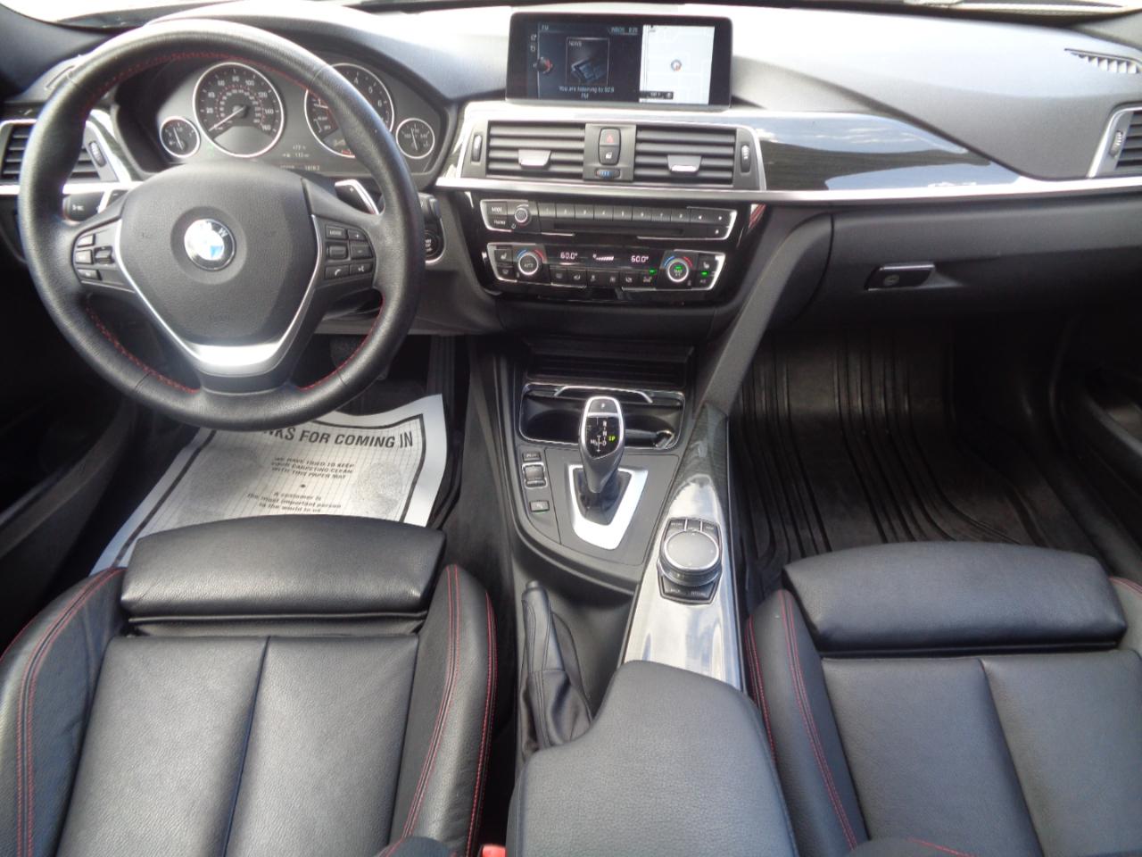 BMW 3 Series 330i xDrive Sedan 2017