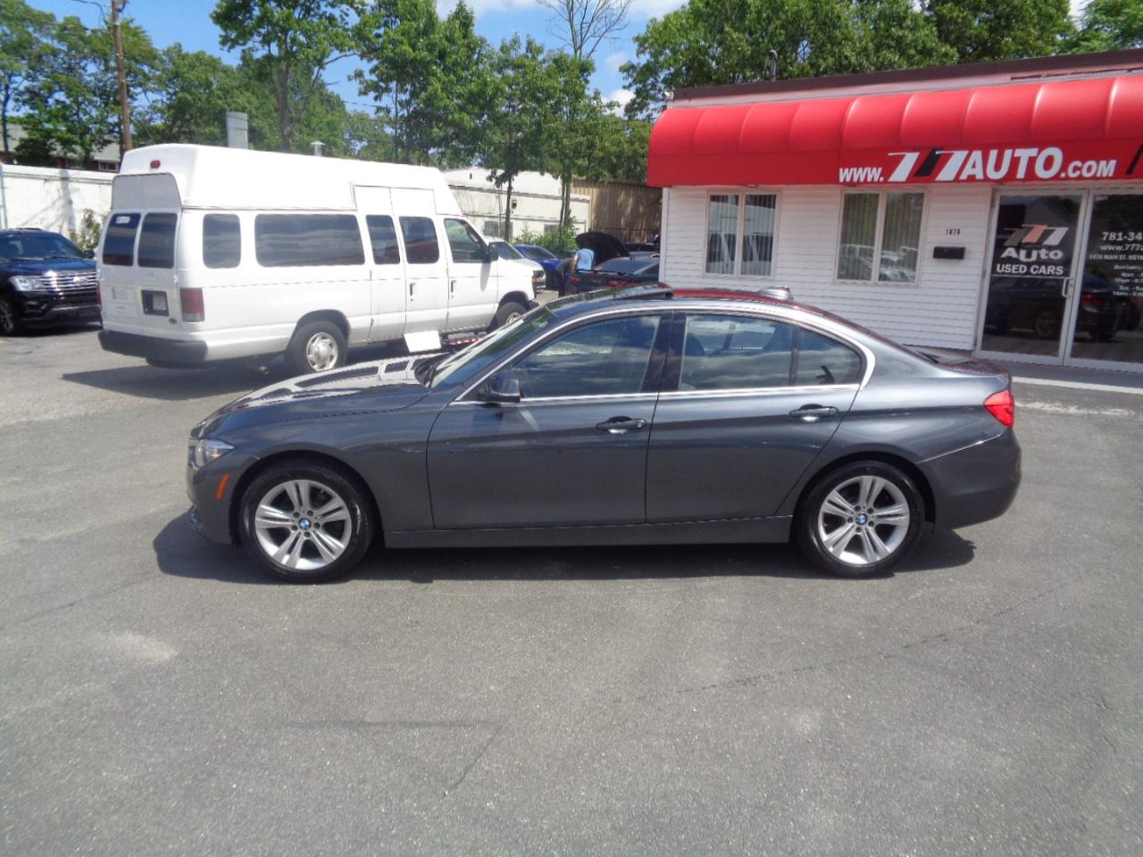 BMW 3 Series 330i xDrive Sedan 2017