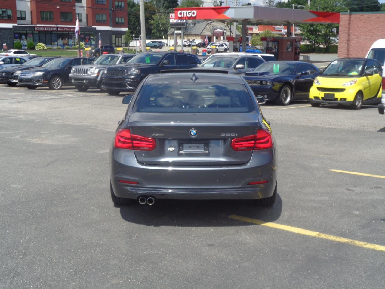 BMW 3 Series 330i xDrive Sedan 2017