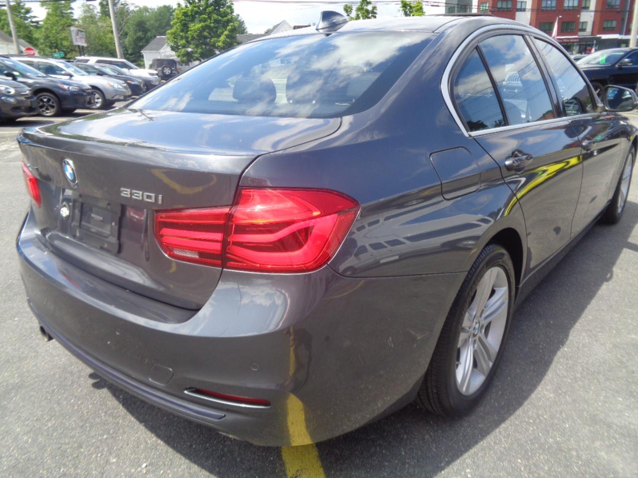 BMW 3 Series 330i xDrive Sedan 2017