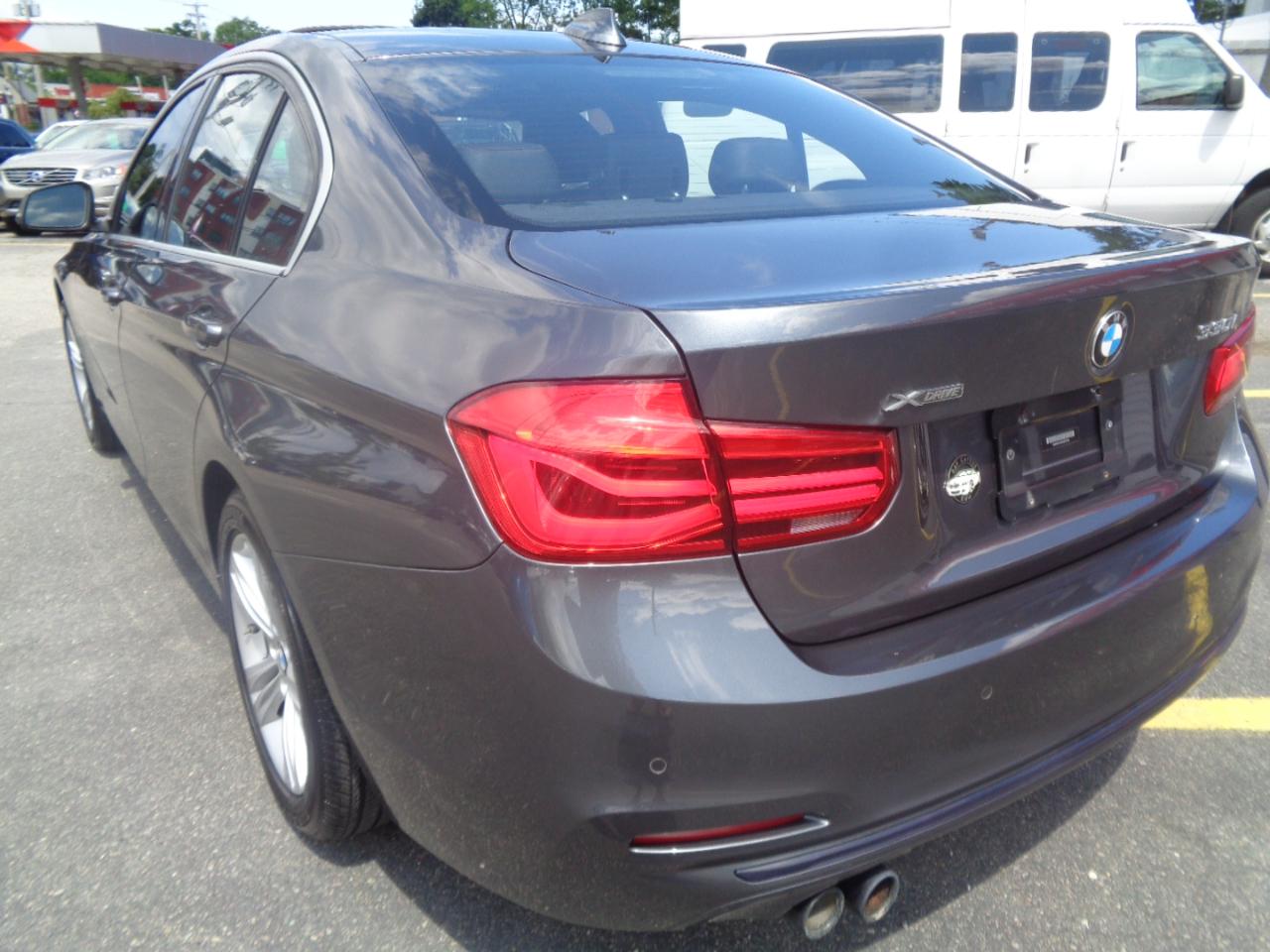 BMW 3 Series 330i xDrive Sedan 2017