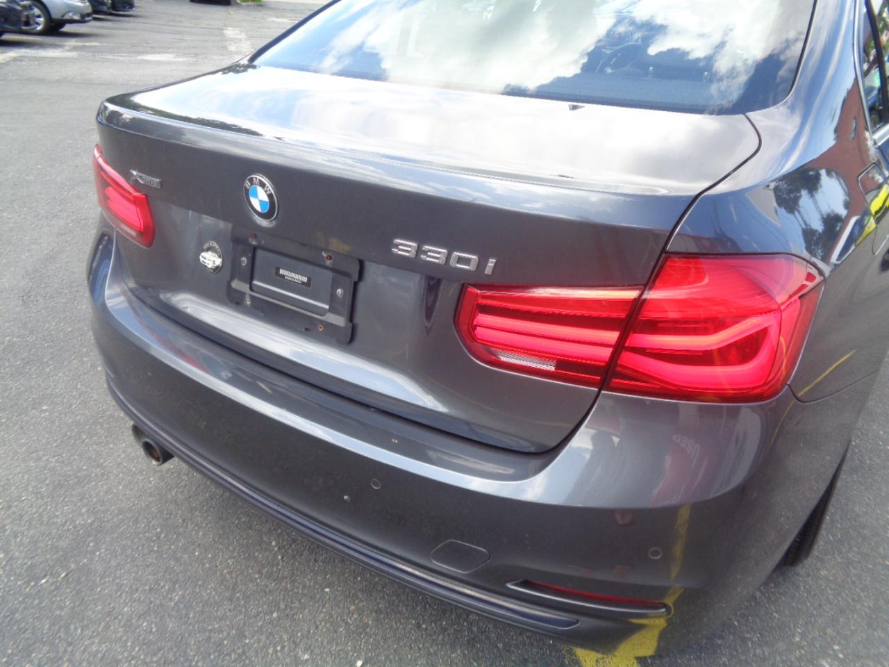 BMW 3 Series 330i xDrive Sedan 2017