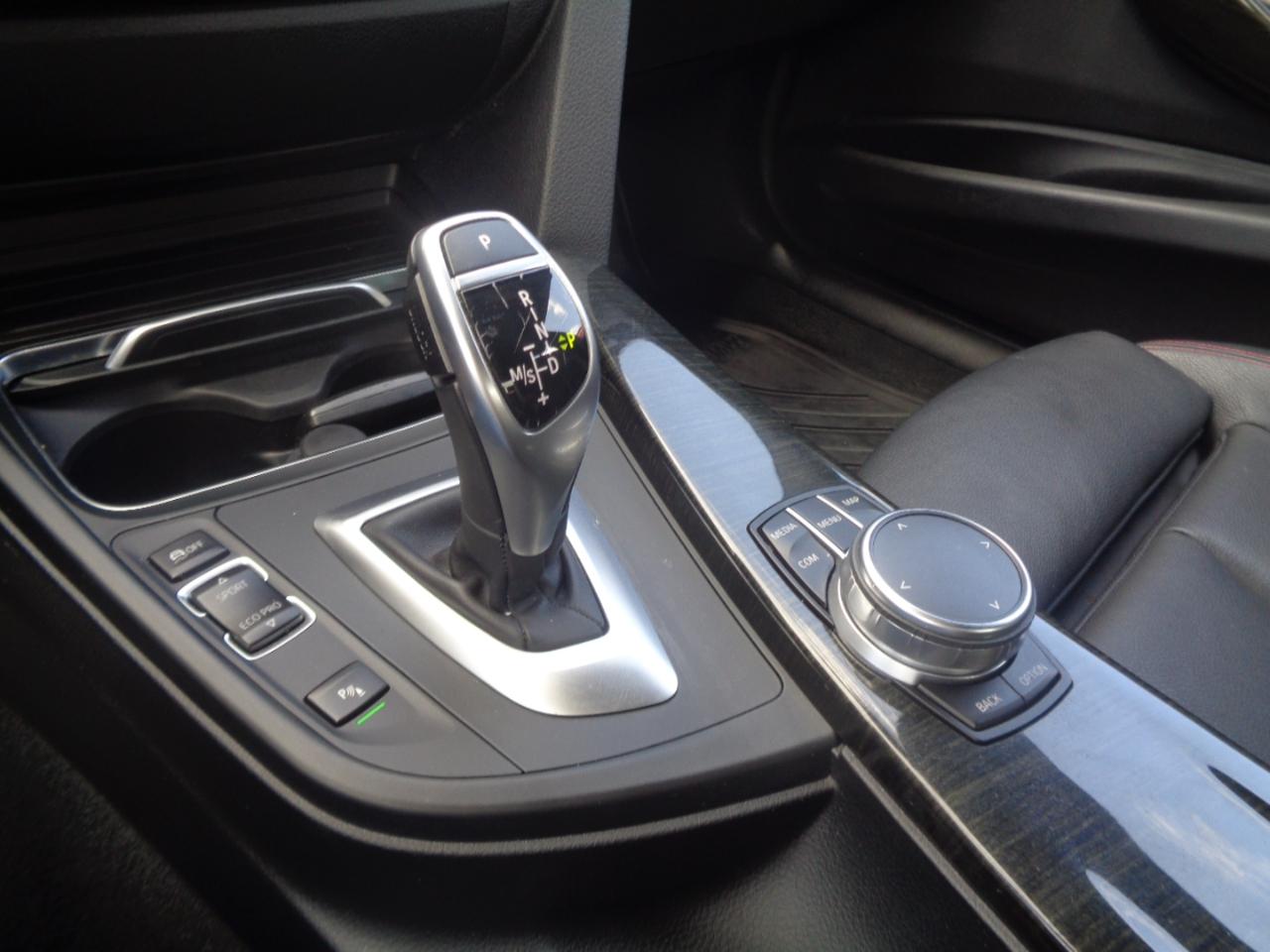 BMW 3 Series 330i xDrive Sedan 2017