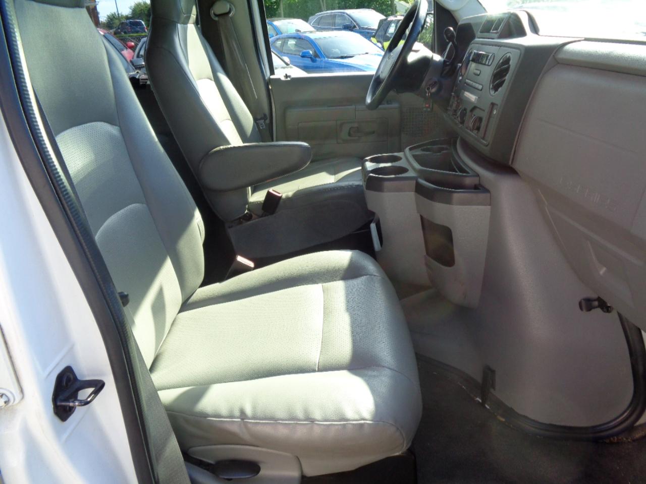 Ford Econoline Cargo Van E-250 Ext Recreational 2013