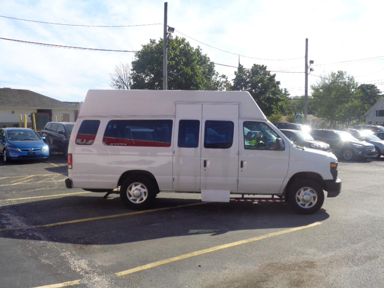 Ford Econoline Cargo Van E-250 Ext Recreational 2013