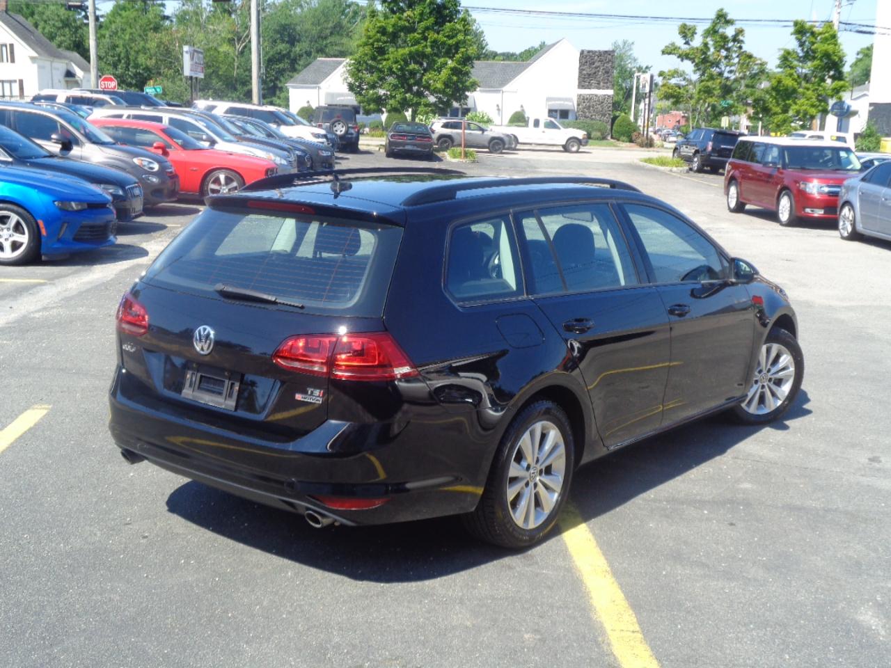 Volkswagen Golf SportWagen 1.8T S Manual 4MOTION 2017