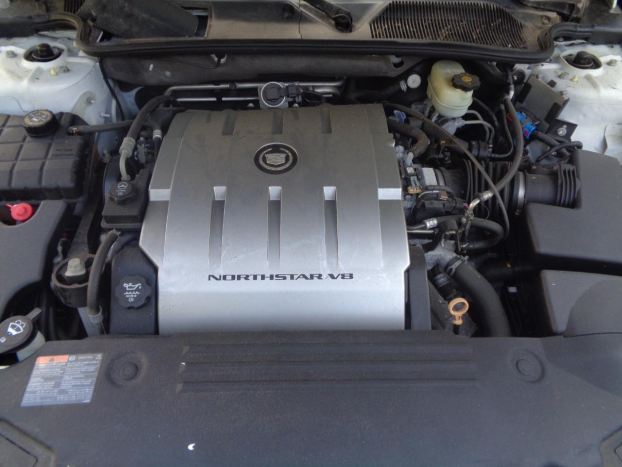 Cadillac DTS 4dr Sdn Luxury Collection 2011