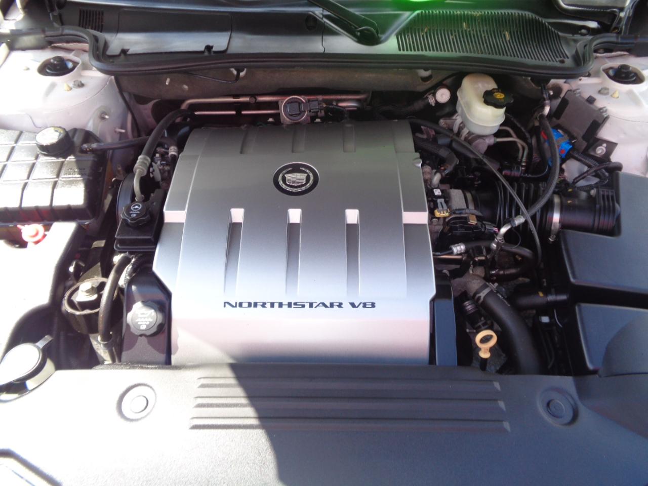 Cadillac DTS 4dr Sdn Luxury Collection 2011