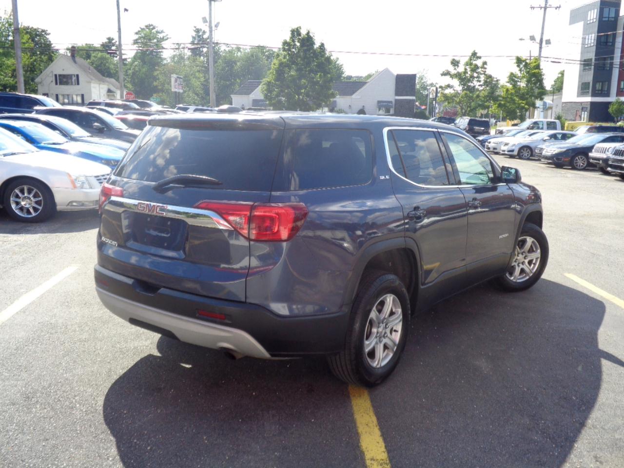GMC Acadia FWD 4dr SLE w/SLE-1 2018