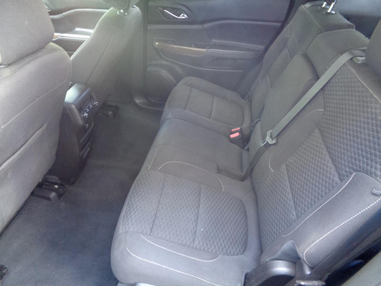 GMC Acadia FWD 4dr SLE w/SLE-1 2018