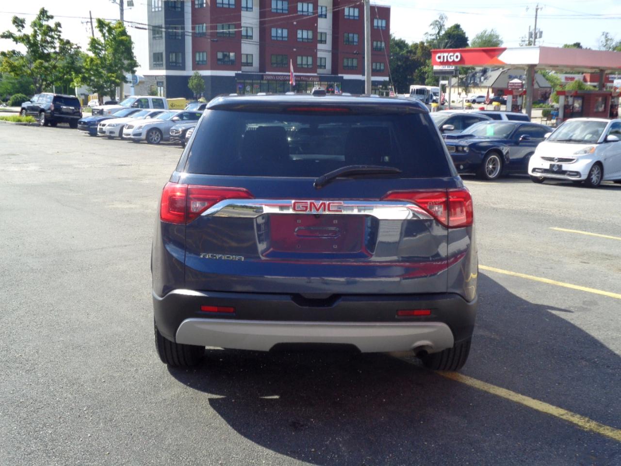 GMC Acadia FWD 4dr SLE w/SLE-1 2018
