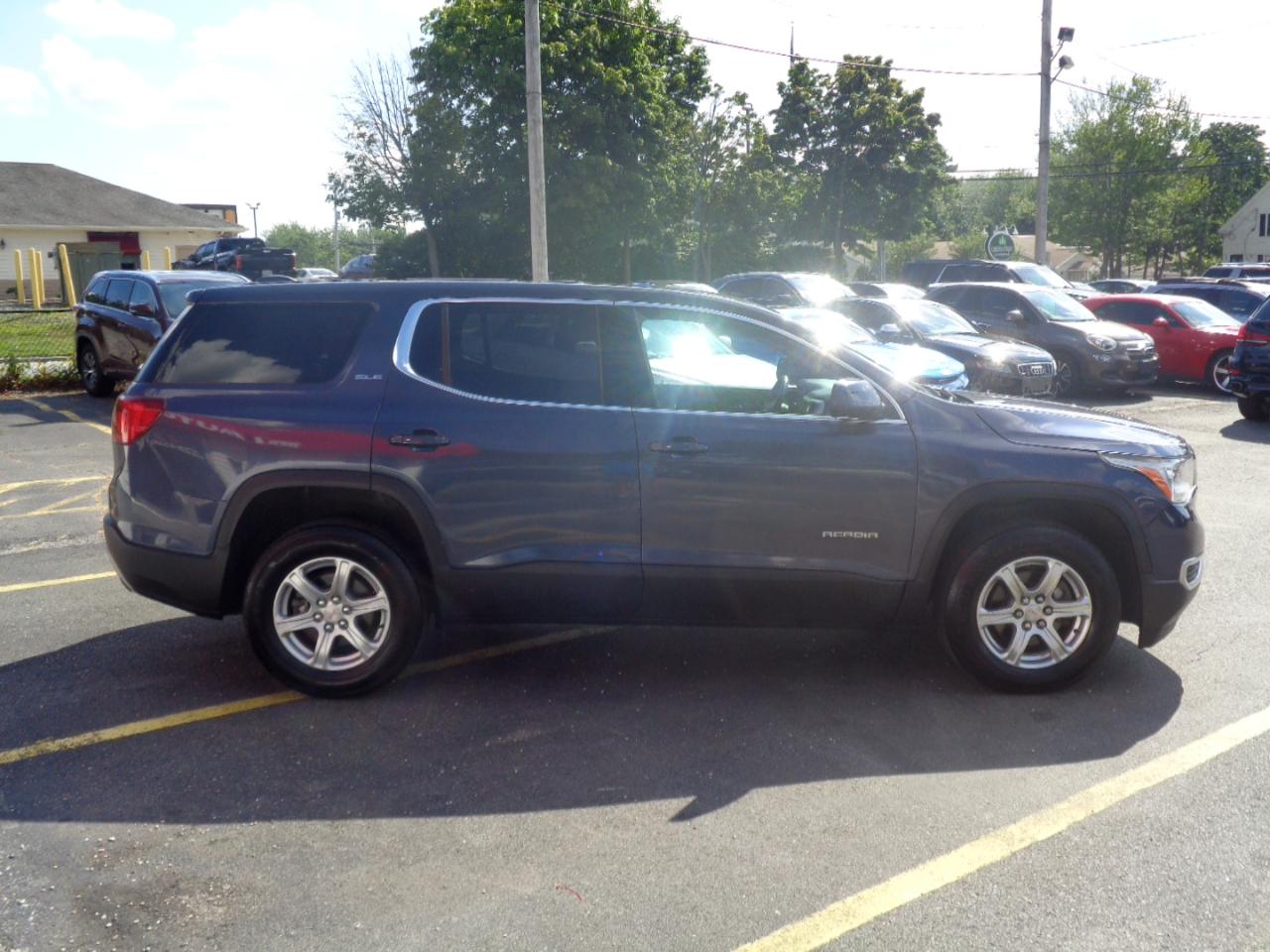 GMC Acadia FWD 4dr SLE w/SLE-1 2018