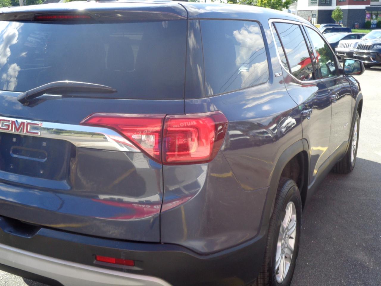 GMC Acadia FWD 4dr SLE w/SLE-1 2018