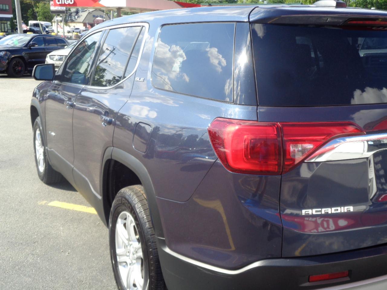 GMC Acadia FWD 4dr SLE w/SLE-1 2018