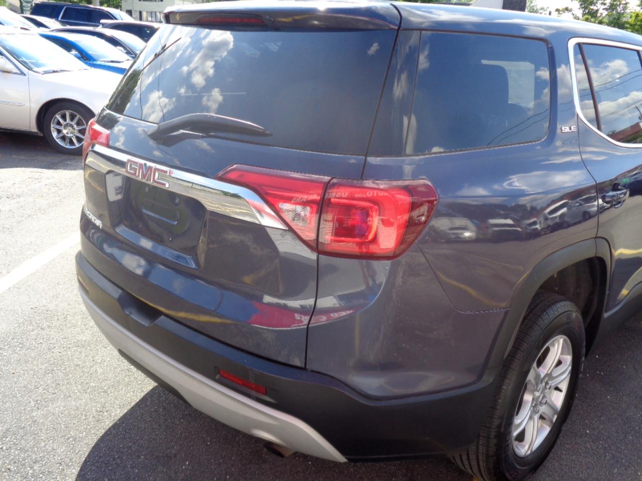 GMC Acadia FWD 4dr SLE w/SLE-1 2018
