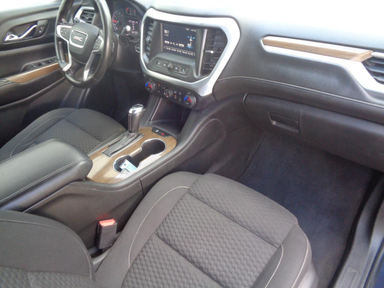 GMC Acadia FWD 4dr SLE w/SLE-1 2018