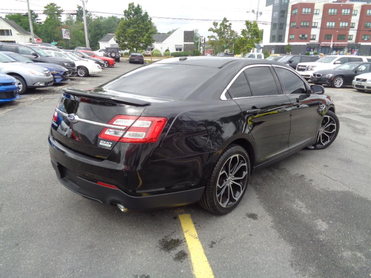 Ford Taurus 4dr Sdn SHO AWD 2013