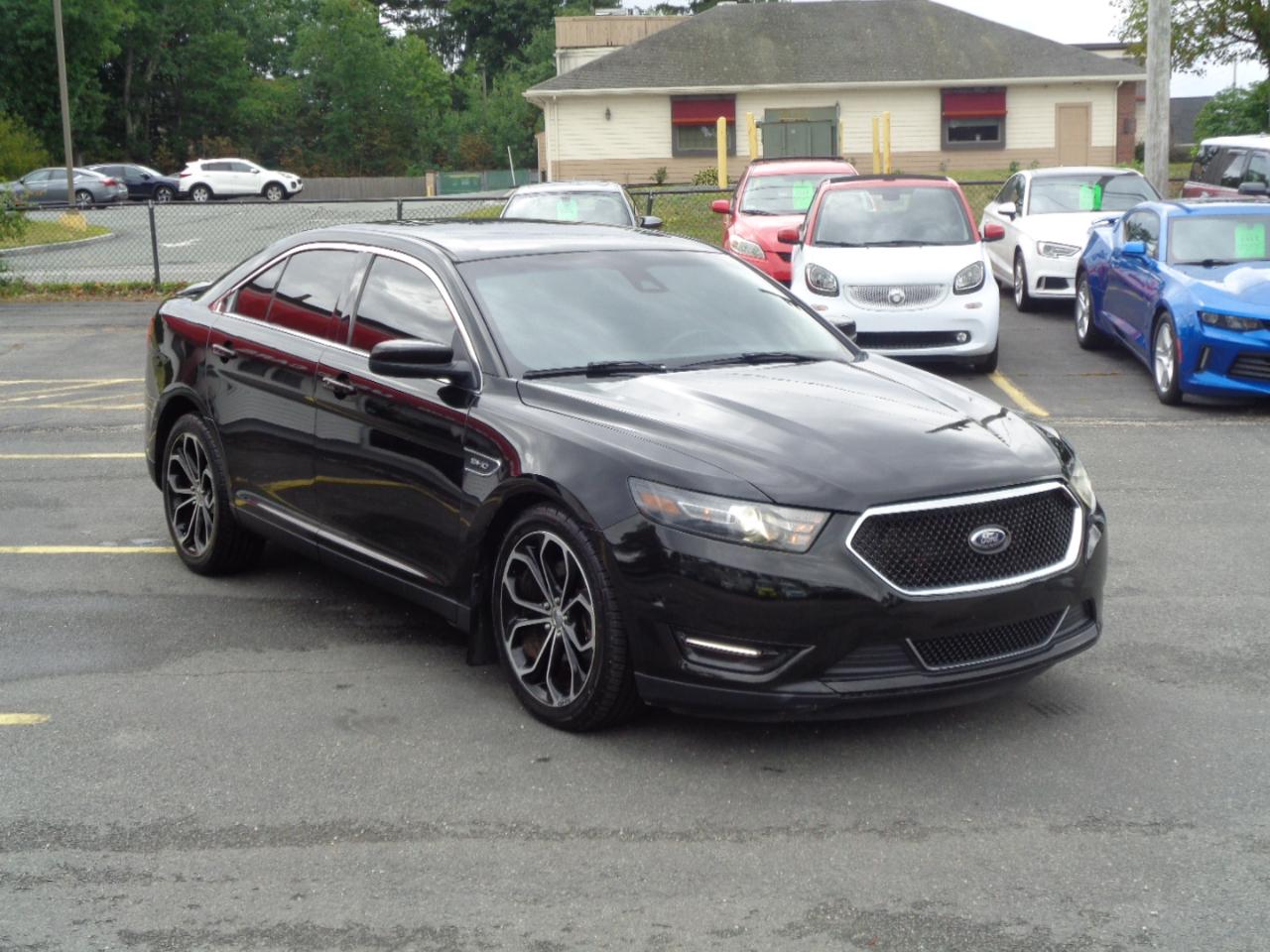 Ford Taurus 4dr Sdn SHO AWD 2013