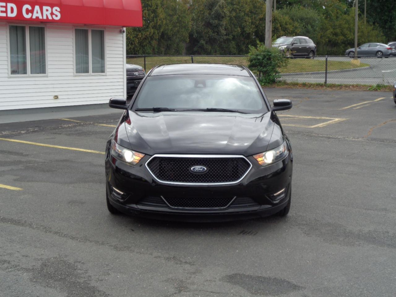 Ford Taurus 4dr Sdn SHO AWD 2013