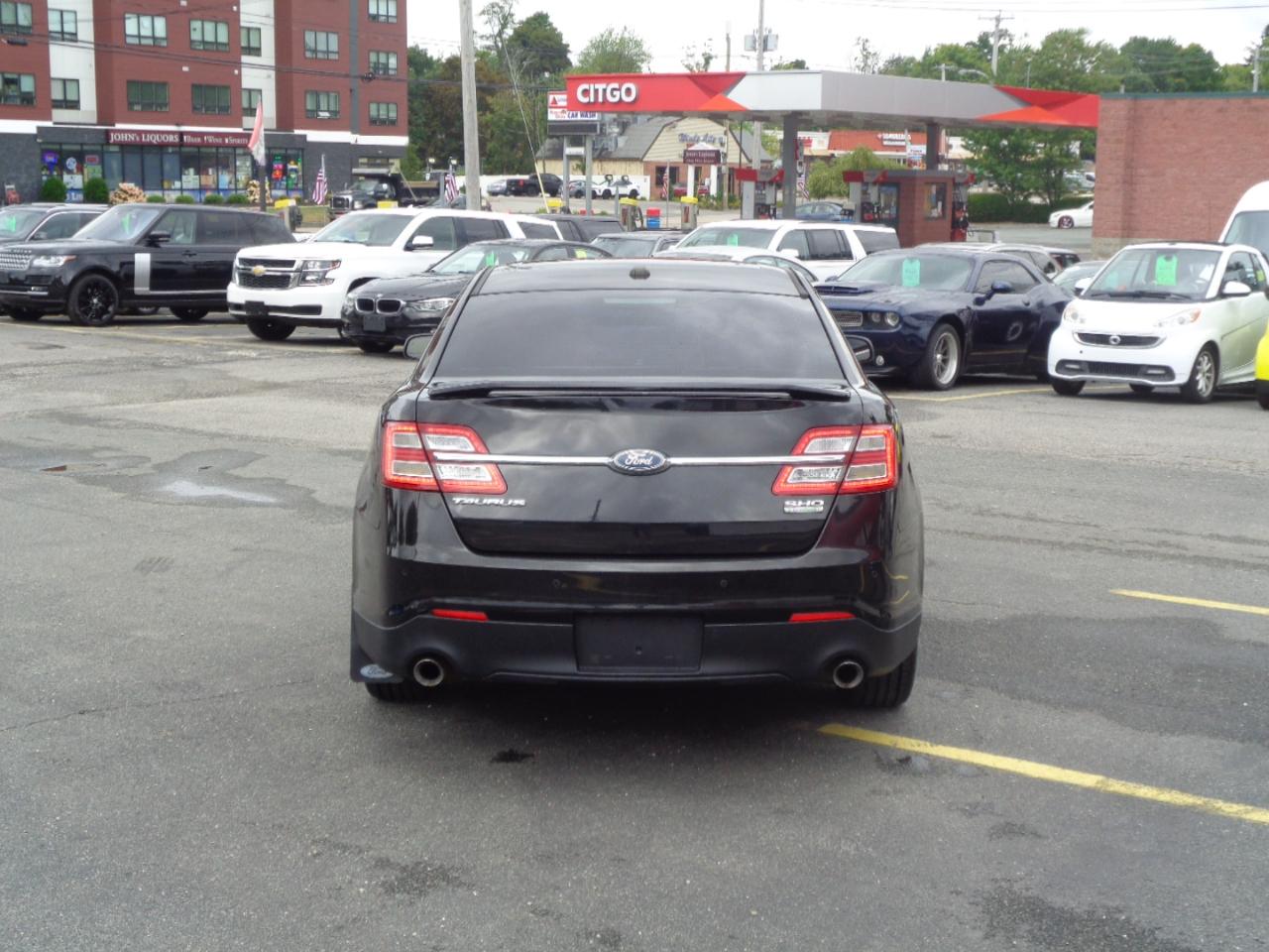 Ford Taurus 4dr Sdn SHO AWD 2013