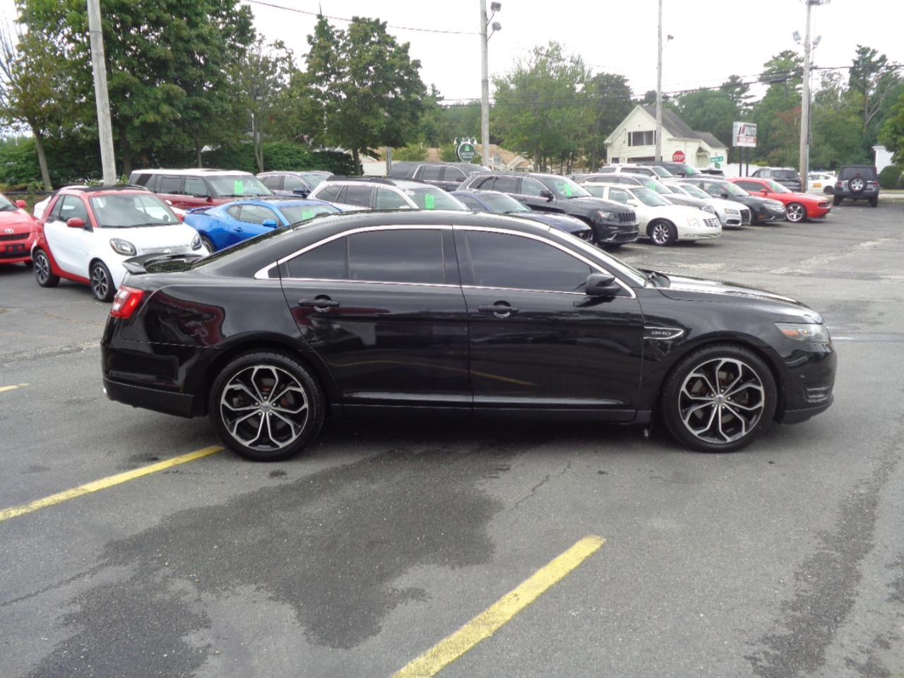 Ford Taurus 4dr Sdn SHO AWD 2013