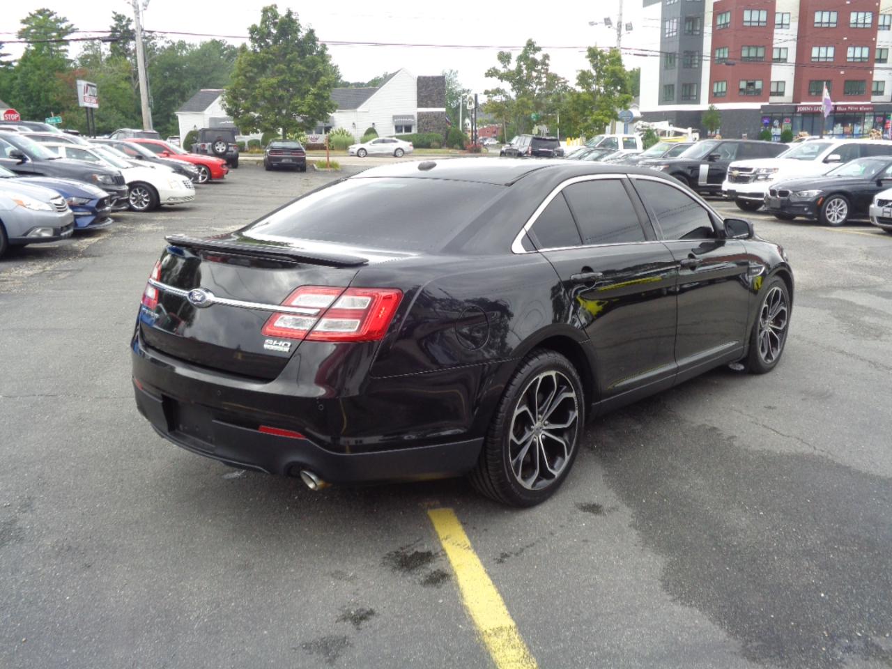 Ford Taurus 4dr Sdn SHO AWD 2013