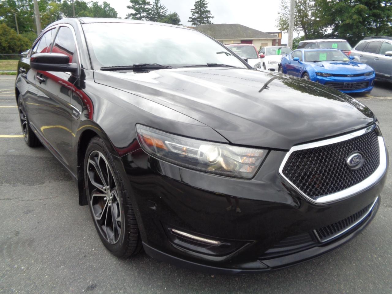 Ford Taurus 4dr Sdn SHO AWD 2013