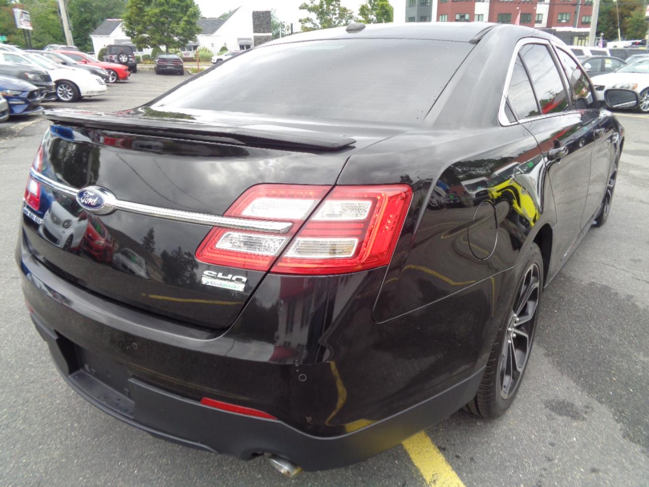 Ford Taurus 4dr Sdn SHO AWD 2013