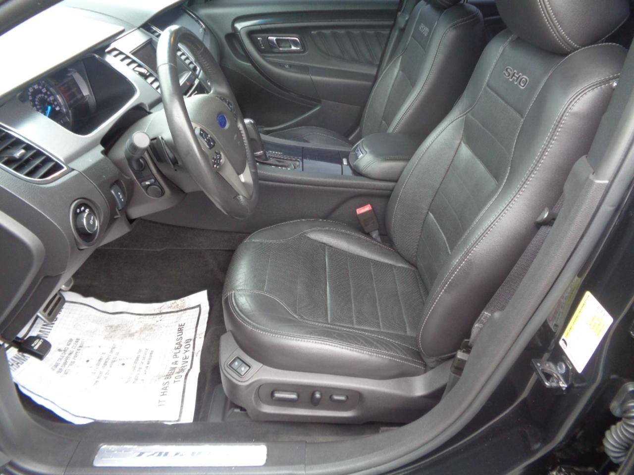 Ford Taurus 4dr Sdn SHO AWD 2013