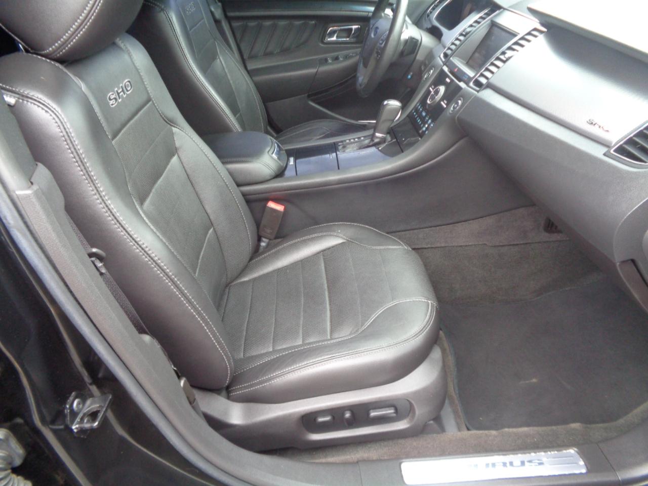 Ford Taurus 4dr Sdn SHO AWD 2013