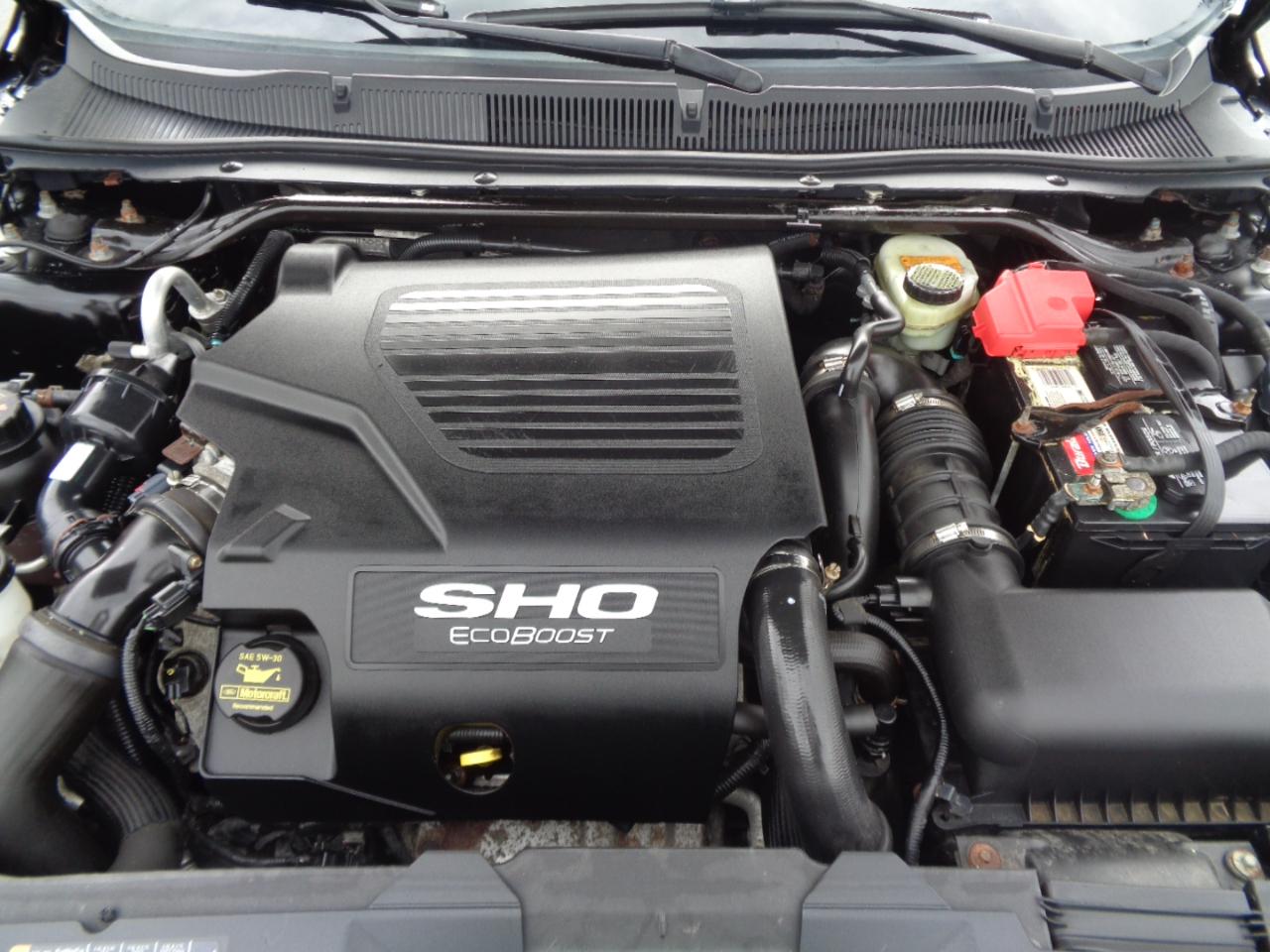 Ford Taurus 4dr Sdn SHO AWD 2013