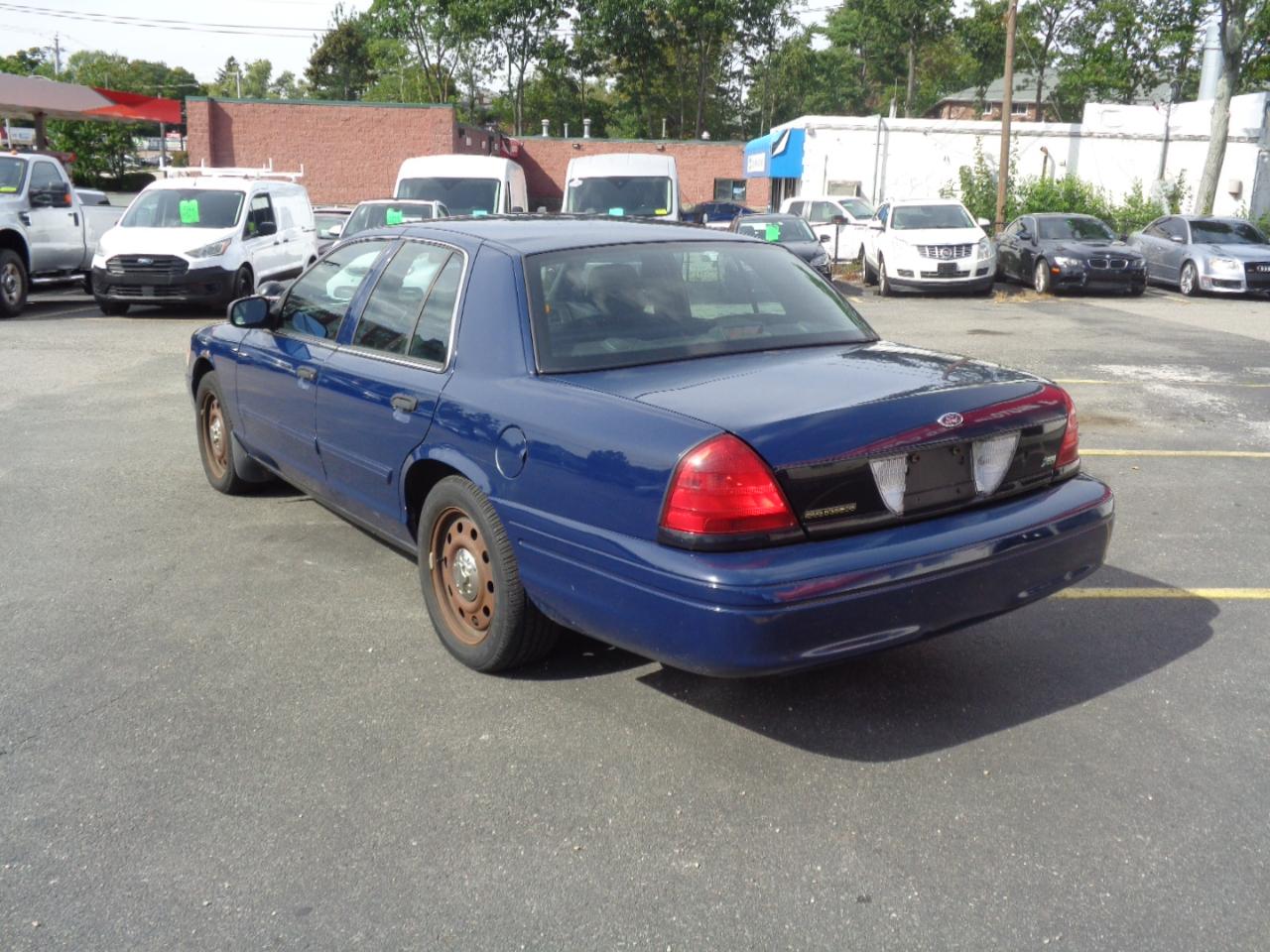 Ford Police Interceptor 4dr Sdn w/3.27 Axle 2010