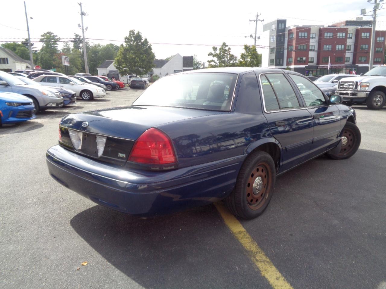 Ford Police Interceptor 4dr Sdn w/3.27 Axle 2010