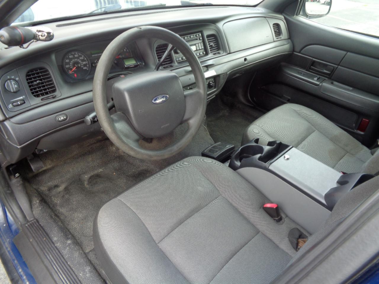Ford Police Interceptor 4dr Sdn w/3.27 Axle 2010