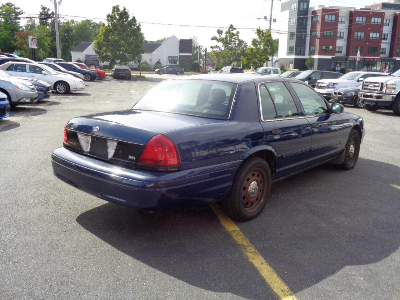 Ford Police Interceptor 4dr Sdn w/3.27 Axle 2010