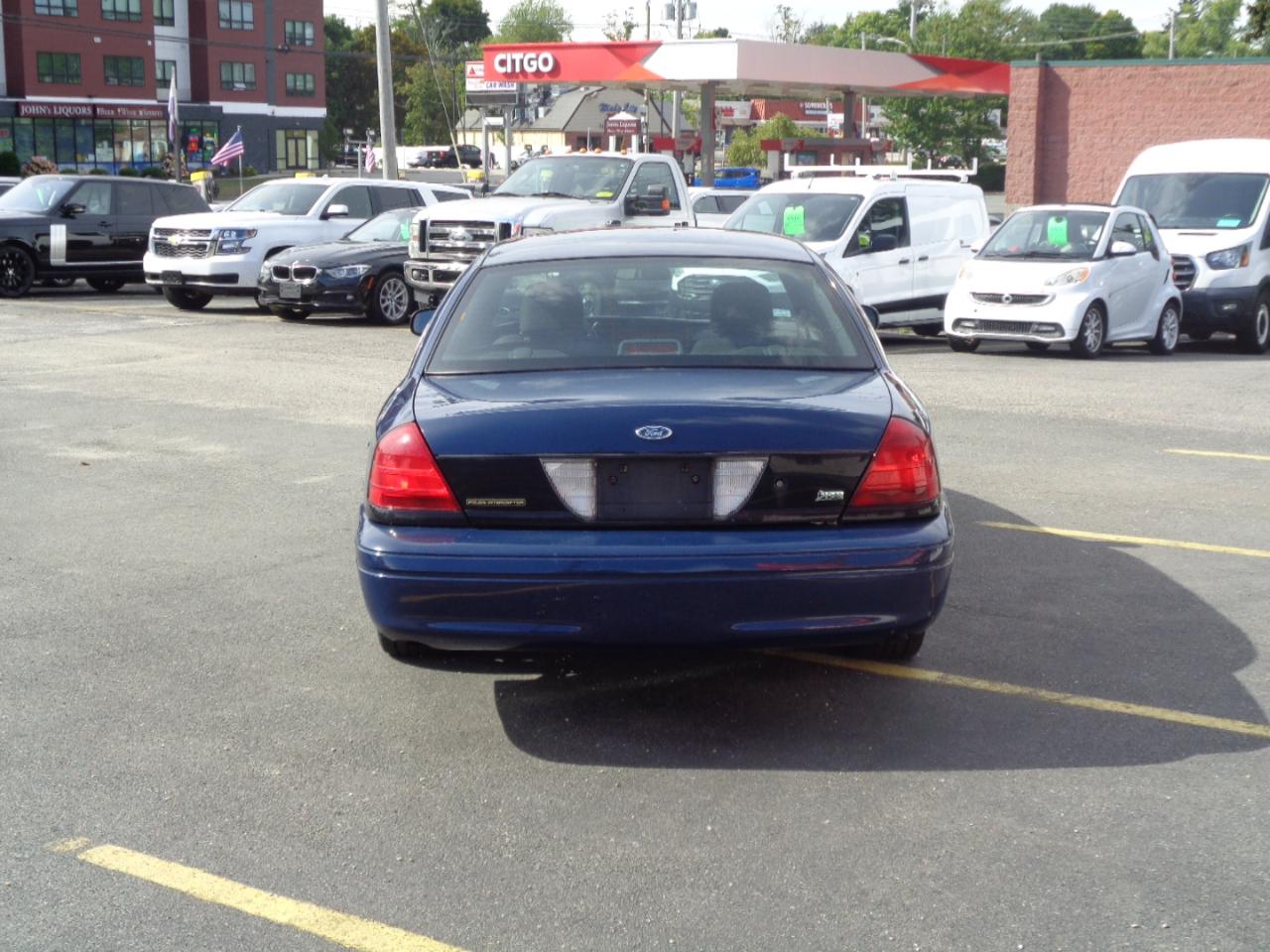 Ford Police Interceptor 4dr Sdn w/3.27 Axle 2010